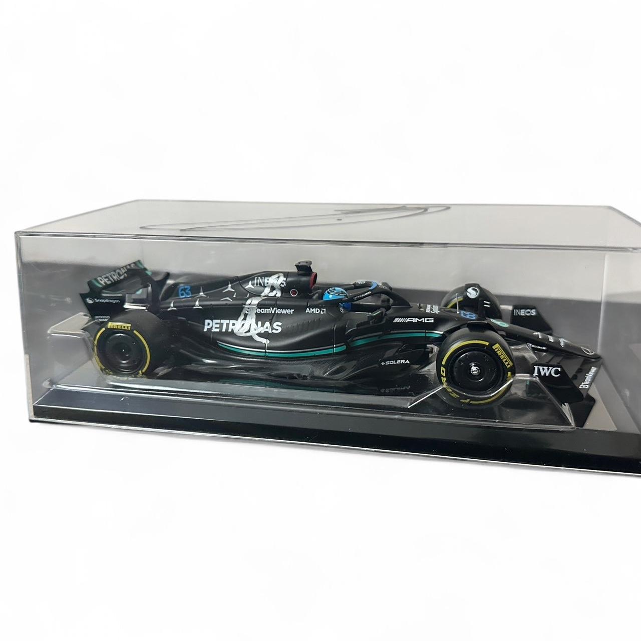 Signed George Russell Mercedes F1 W14 1:24 Model Car – Bburago