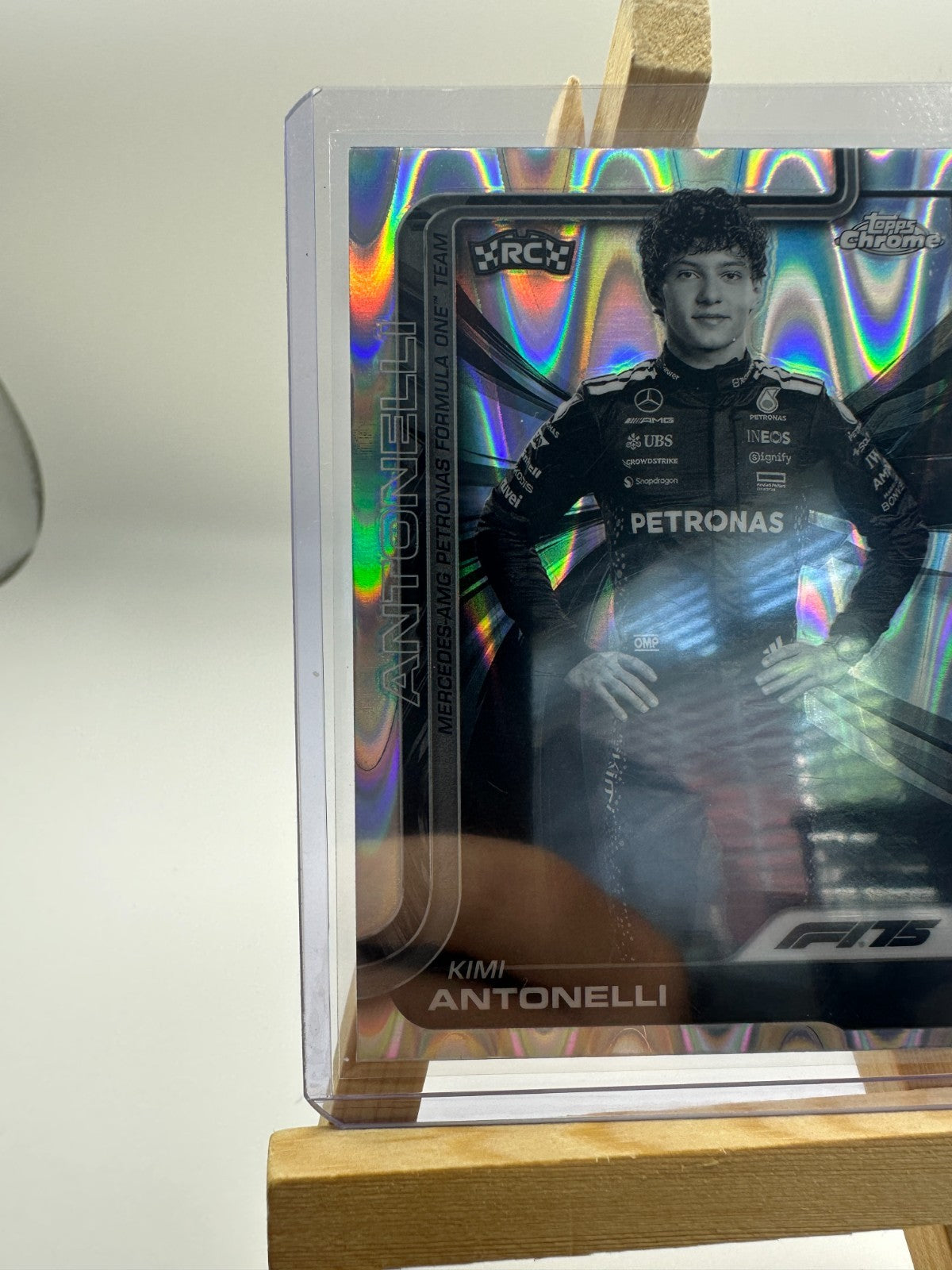 2025 Topps Chrome F1 Kimi Antonelli B&W Raywave Refractor #8 RC Portrait