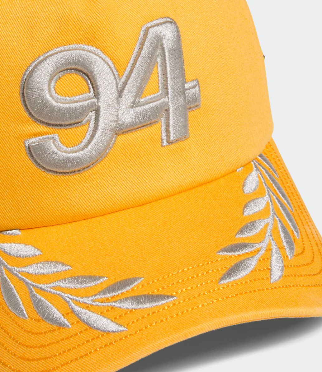 adidas para Bad Bunny x Mercedes-AMG F1 Racing Cap Gold