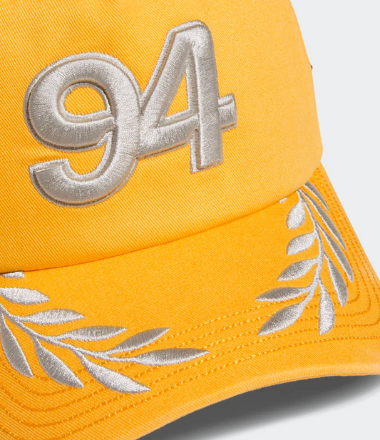 adidas para Bad Bunny x Mercedes-AMG F1 Racing Cap Gold