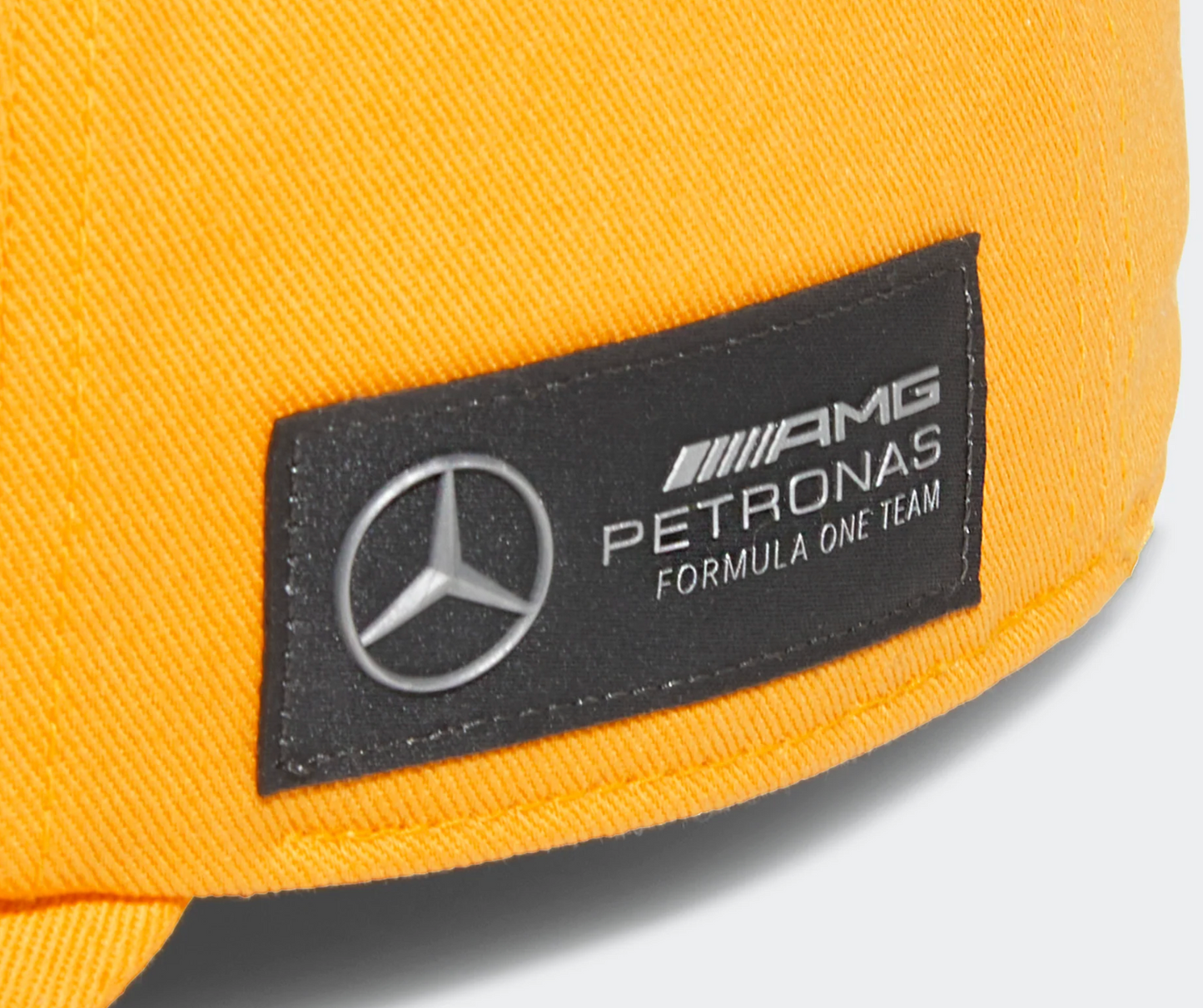 adidas para Bad Bunny x Mercedes-AMG F1 Racing Cap Gold